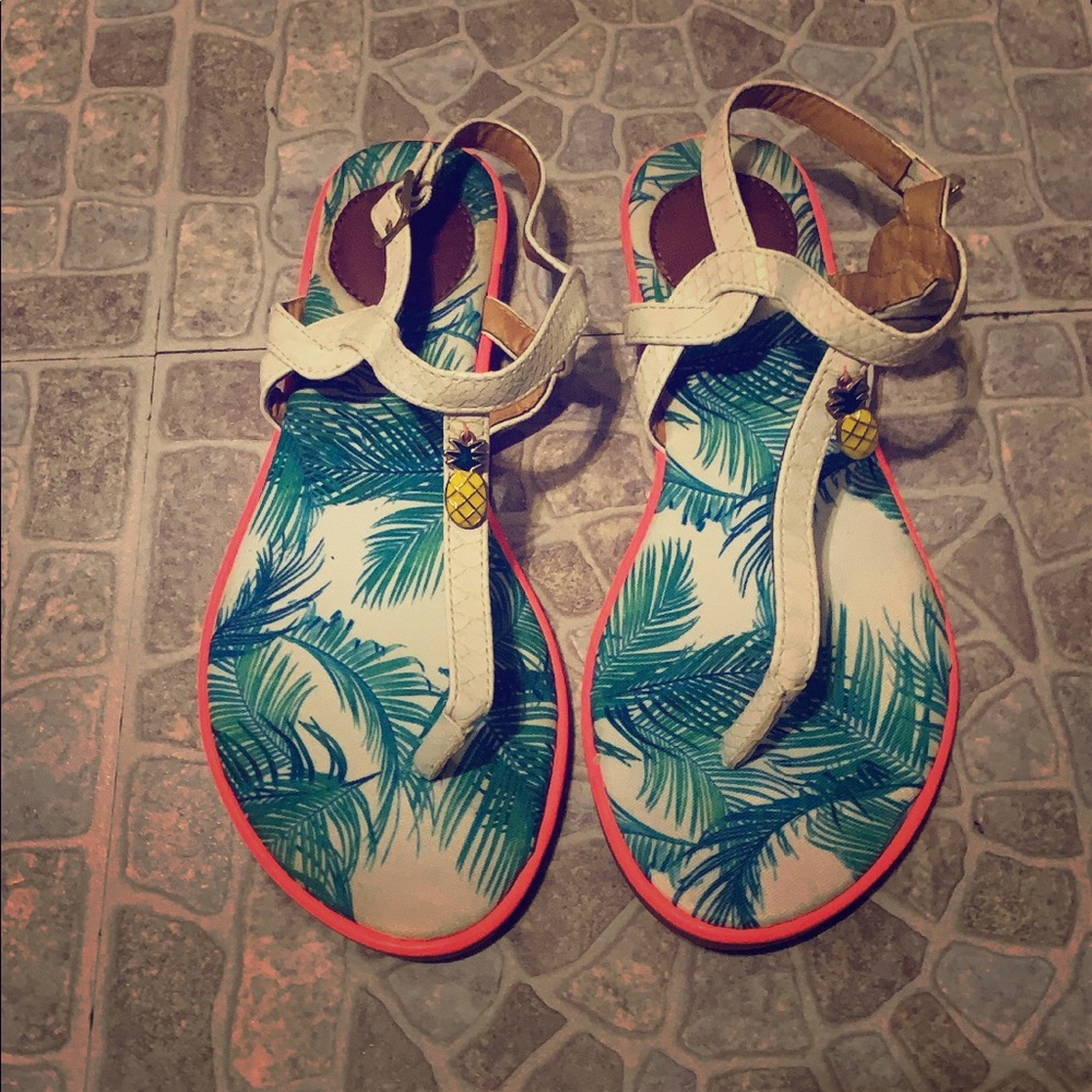 Thong sandal